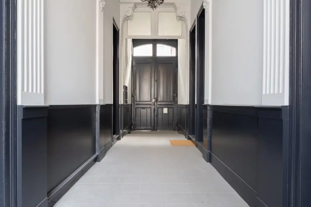Hall et escalier — Maison Caumartin, coliving IvyNest à Lille Centre