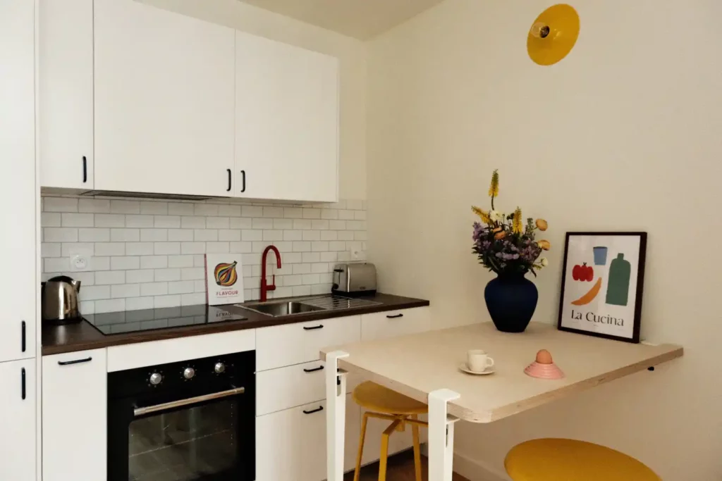 Cuisine équipée — Maison Rousseau, coliving IvyNest dans le Vieux-Lille