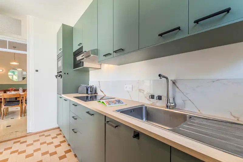 Cuisine équipée — Maison 68 Roland, coliving IvyNest à Lille Vauban