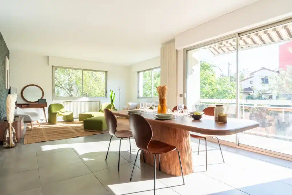 Séjour et salle à manger partagés du coliving Paris Montreuil